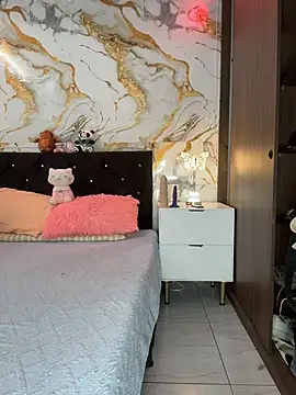 Mydreams69 online show from July 2026 04:00:01 PM