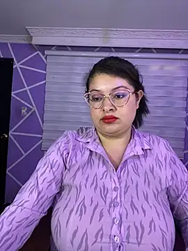MiiaaJoness online show from May 2026 08:37:01 PM