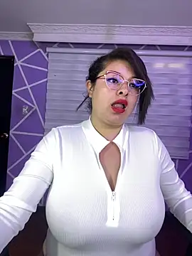 MiiaaJoness online show from May 2026 03:19:01 PM