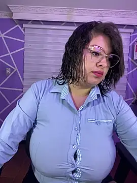 MiiaaJoness online show from May 2026 03:42:01 PM