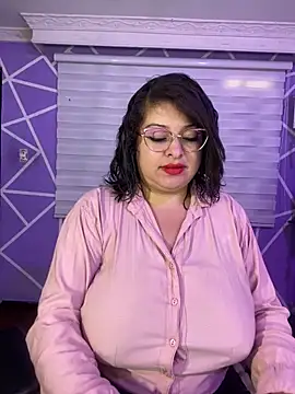 MiiaaJoness online show from June 2026 04:42:01 PM