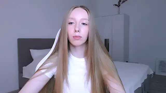 Luna insniity online show from November 2025 07:57:01 PM