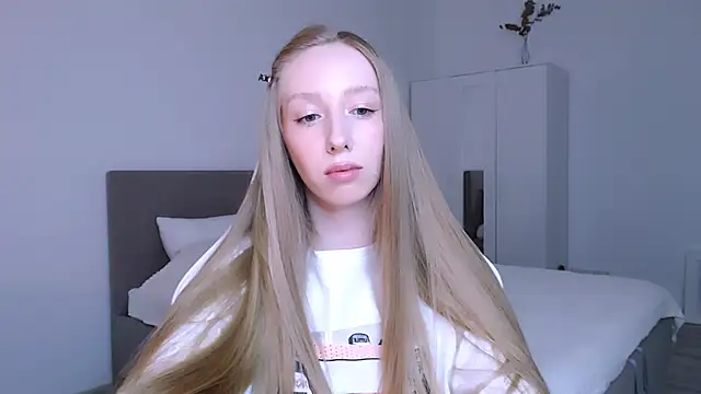 Luna insniity online show from November 2025 09:14:02 PM