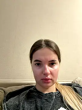 Donna Evans online show from October 2025 02:25:02 AM