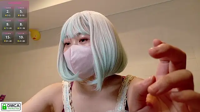 Snapshot of SUZU_ chatting on June 2026 12:14:02 PM SUZU online show from June 2026 12:14:02 PM