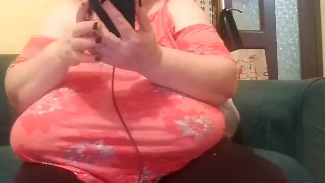 Nataliesbestjuggs online show from March 2026 05:27:01 PM