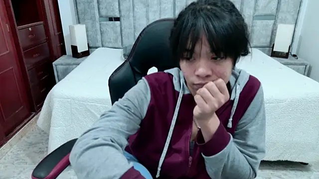 laureentt  online show from March 2026 08:19:01 AM