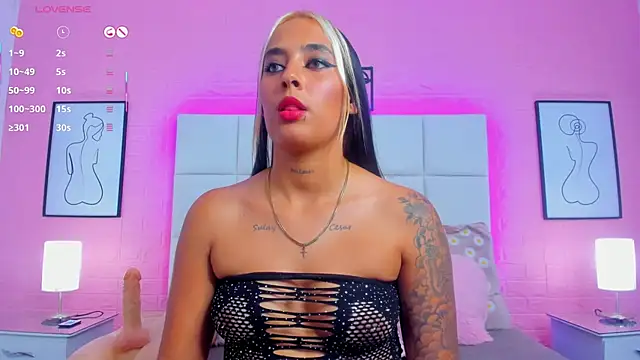 charlotte kisss online show from June 2026 01:00:02 AM