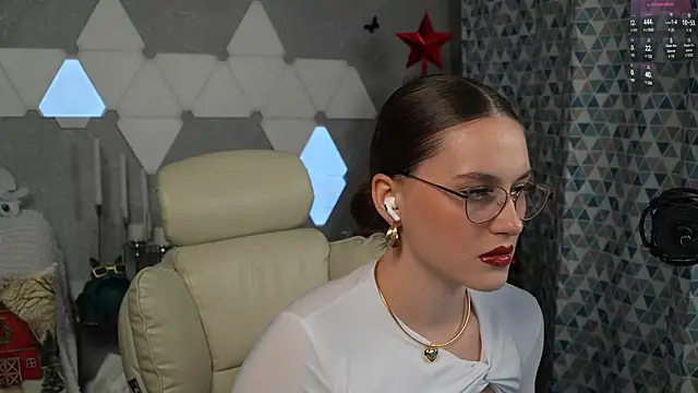 Snapshot of HarleyDeess chatting on December 2024 10:49:02 PM HarleyDeess online show from December 2024 10:49:02 PM