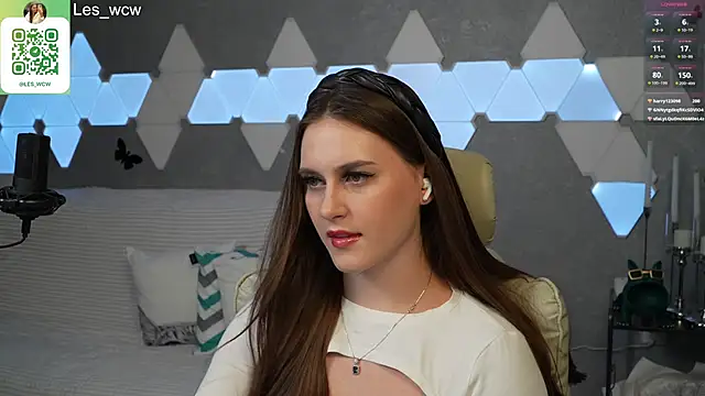 Snapshot of HarleyDeess chatting on January 2025 01:59:02 AM HarleyDeess online show from January 2025 01:59:02 AM