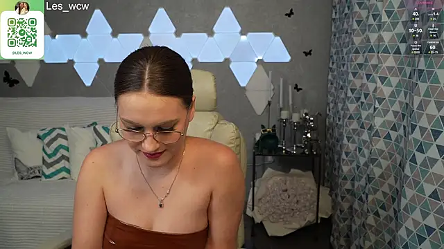 Snapshot of HarleyDeess chatting on February 2025 01:23:02 AM HarleyDeess online show from February 2025 01:23:02 AM