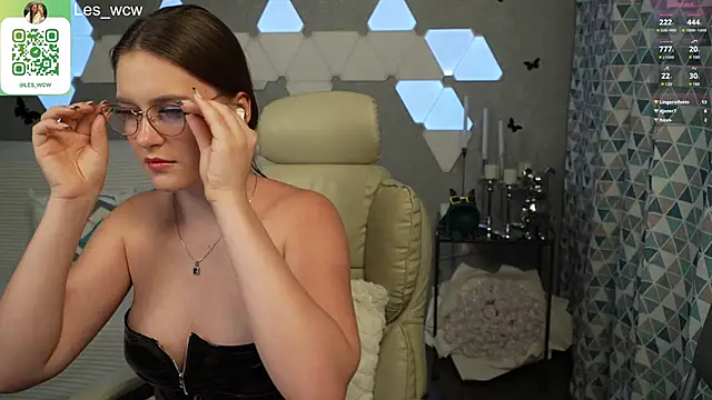 Snapshot of HarleyDeess chatting on February 2025 12:29:02 AM HarleyDeess online show from February 2025 12:29:02 AM