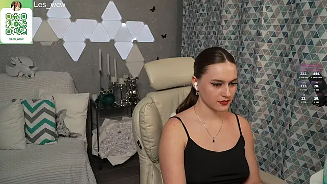 Snapshot of HarleyDeess chatting on March 2025 11:23:01 PM HarleyDeess online show from March 2025 11:23:01 PM