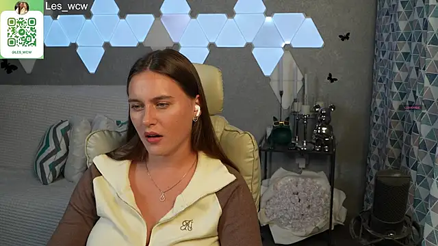 Snapshot of HarleyDeess chatting on September 2025 08:33:02 PM HarleyDeess online show from September 2025 08:33:02 PM