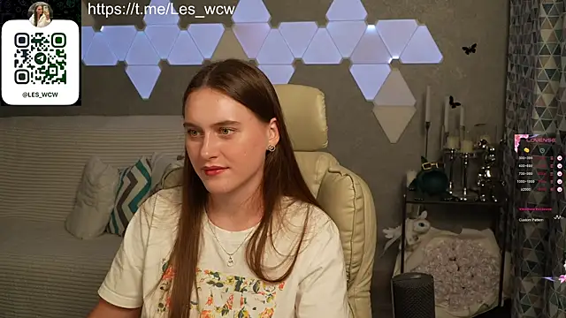 Snapshot of HarleyDeess chatting on October 2025 07:01:02 PM HarleyDeess online show from October 2025 07:01:02 PM