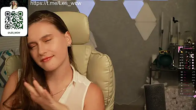 Snapshot of HarleyDeess chatting on October 2025 09:28:02 PM HarleyDeess online show from October 2025 09:28:02 PM