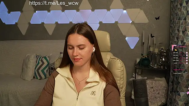 Snapshot of HarleyDeess chatting on November 2025 10:45:02 PM HarleyDeess online show from November 2025 10:45:02 PM