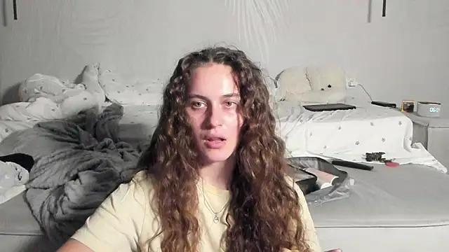 Snapshot of HarleyDeess chatting on December 2025 03:11:01 AM HarleyDeess online show from December 2025 03:11:01 AM