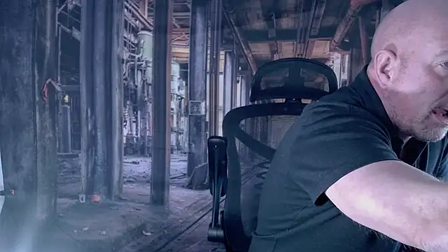 ManlyPrisonGuy online show from November 2025 02:08:01 PM