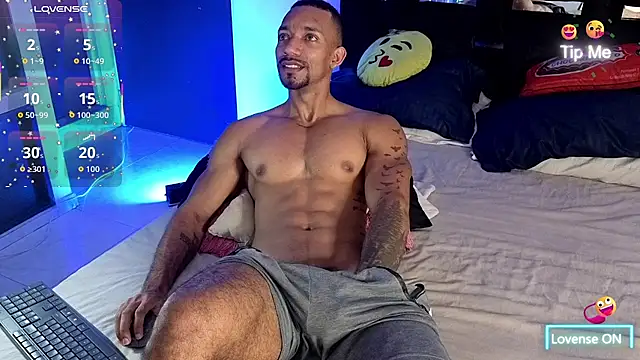 Snapshot of Manolo_Hot1 chatting on July 2026 08:00:02 PM Manolo Hot1 online show from July 2026 08:00:02 PM