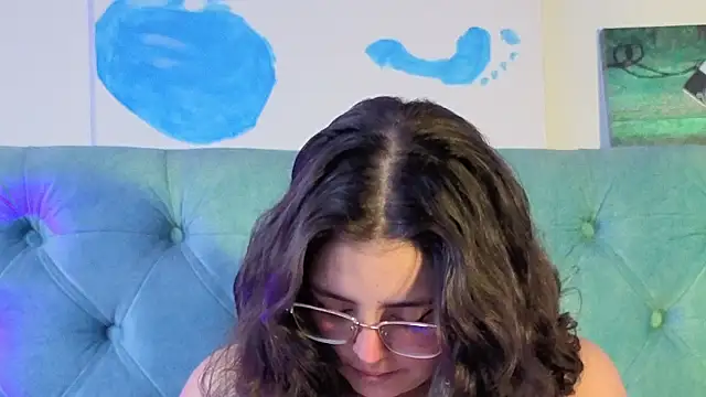 Paola Lyon  online show from April 2026 07:06:02 PM