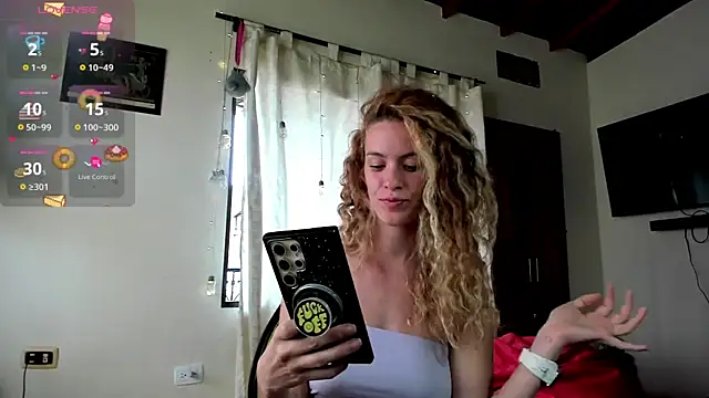 Rainbow leia online show from December 2024 07:52:02 PM