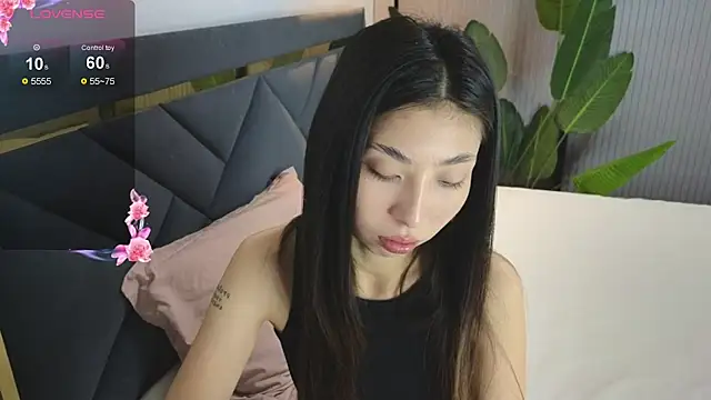 TrishaRey online show from November 2025 05:18:02 AM