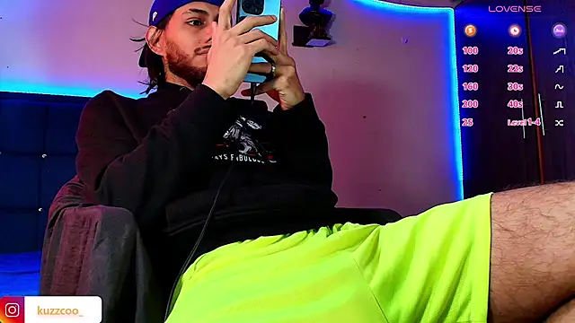 kuzzcoo online show from November 2025 02:49:02 PM