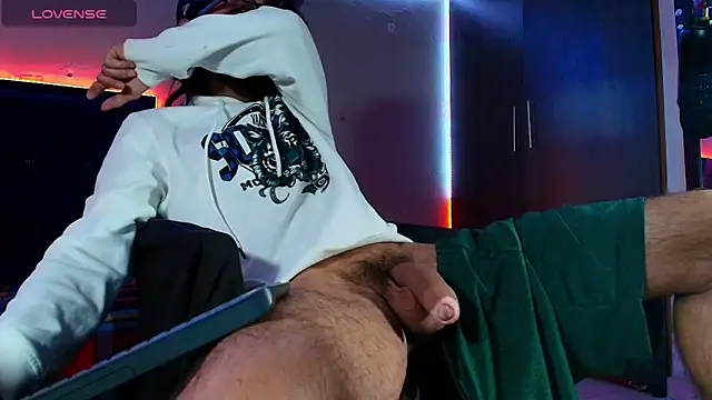 kuzzcoo online show from February 2026 12:12:01 PM