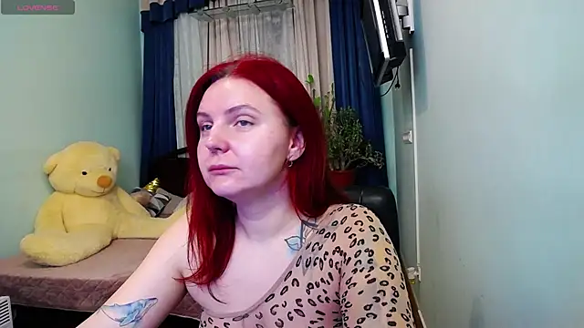 Snapshot of NikaLee chatting on December 2024 06:19:01 AM NikaLee online show from December 2024 06:19:01 AM