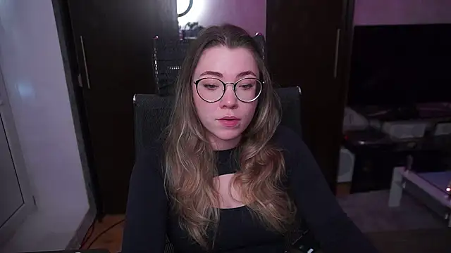 RemyCute online show from June 2026 01:04:02 PM
