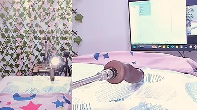 Snapshot of Aleska_James chatting on October 2025 12:35:02 PM Aleska James online show from October 2025 12:35:02 PM