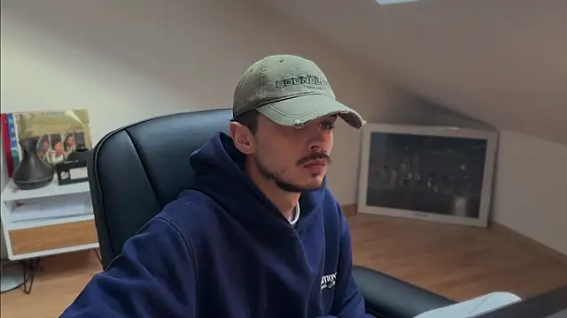 naked psy online show from November 2025 09:20:02 AM