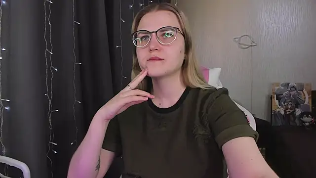 MissBrightShine online show from March 2026 10:48:02 AM