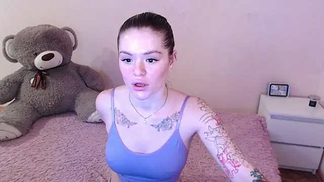 miaacatt online show from February 2025 10:16:02 AM