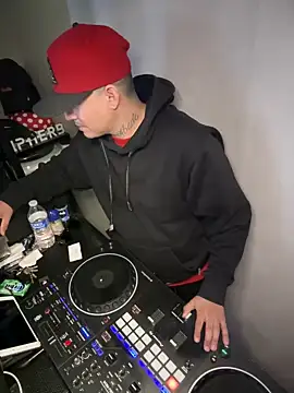 PeterGrandee online show from December 2024 10:07:02 PM