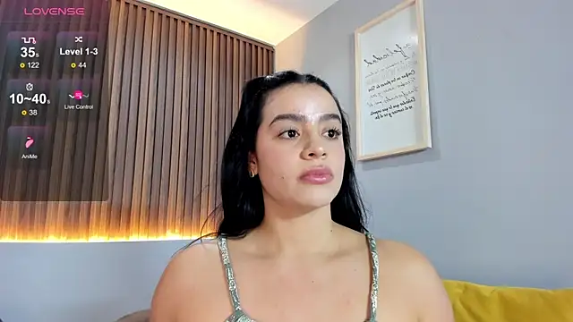 Paula Desousa online show from July 2026 07:30:01 PM