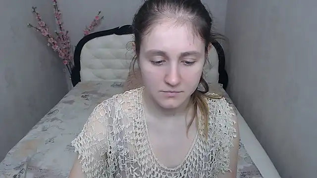 Holliy Cooper online show from April 2026 08:48:01 AM