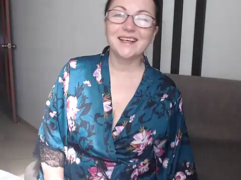 Snapshot of Alma44 chatting on May 2026 06:08:01 AM Alma44 online show from May 2026 06:08:01 AM