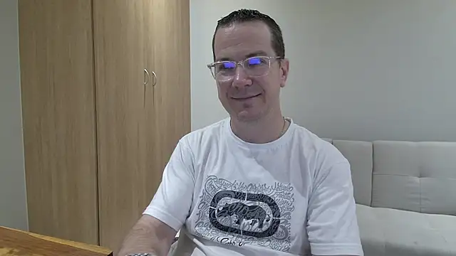 BrettJ81 online show from April 2026 01:25:02 PM