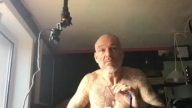 McPherson72 online show from May 2026 11:06:01 AM