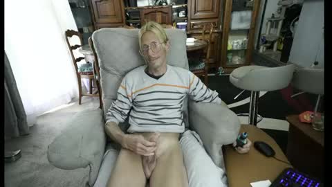 Snapshot of 00jeff31 chatting on May 2026 01:18:02 PM jeff online show from May 2026 01:18:02 PM