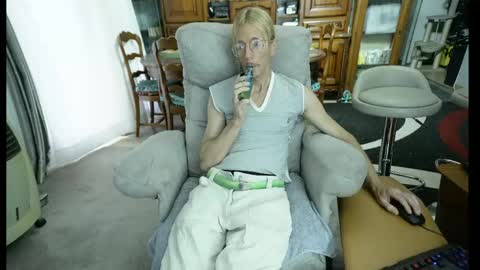 Snapshot of 00jeff31 chatting on May 2026 06:53:02 AM jeff online show from May 2026 06:53:02 AM