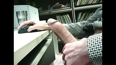 Snapshot of 01quebecboy69 chatting on February 2025 09:20:02 PM 01quebecboy69 online show from February 2025 09:20:02 PM