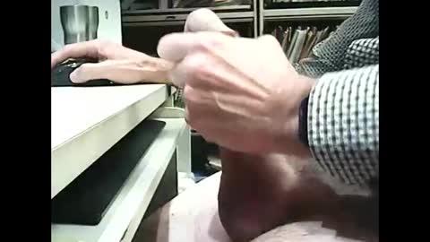 Snapshot of 01quebecboy69 chatting on October 2025 07:40:01 PM 01quebecboy69 online show from October 2025 07:40:01 PM