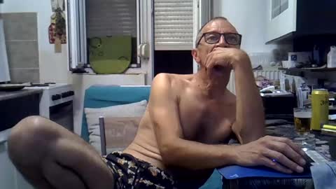 Snapshot of 1973man chatting on July 2026 08:02:01 PM 1973man online show from July 2026 08:02:01 PM