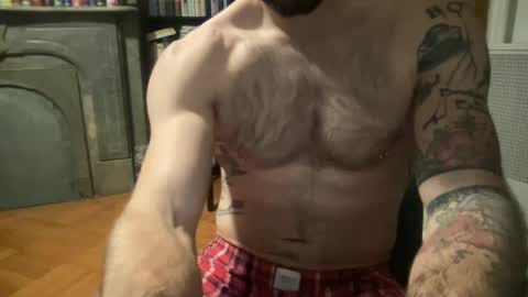 Snapshot of 1993boxers chatting on December 2024 02:20:02 AM 1993boxers online show from December 2024 02:20:02 AM