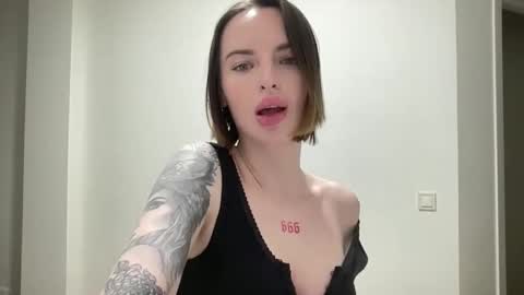 DOVE online show from October 2025 08:09:02 PM