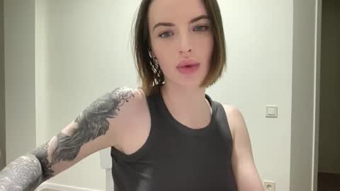 DOVE online show from November 2025 07:01:02 PM