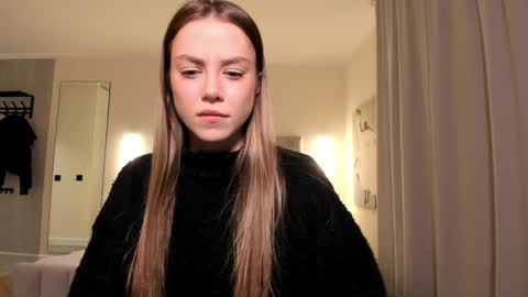 Snapshot of 1i1ypa1mer chatting on December 2024 10:13:02 PM Lily 3 online show from December 2024 10:13:02 PM